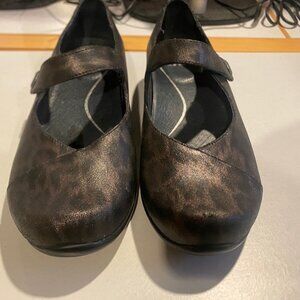Dansko - Size 8 US - Women’s Mary Jane’s dark Leopard Print Size 39 or Size 8 US